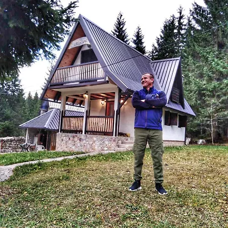 Vila Dunja Zlatar *